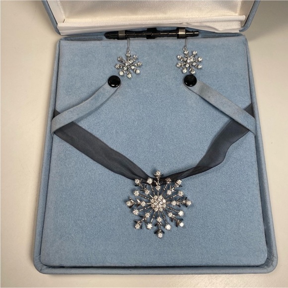 Crystal Snowflake Necklace and Earring Set - Black Ribbon .925
